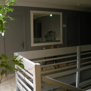 https://hotel-lorangeraie.fr-provencehotel.com