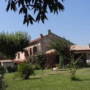 https://la-feniere-aux-hirondelles.fr-provencehotel.com